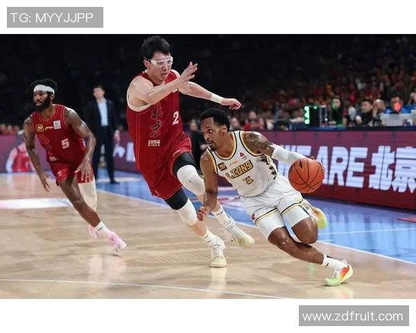 深圳篮球队整体压制革新之路：从战术调整到团队协作的深度剖析